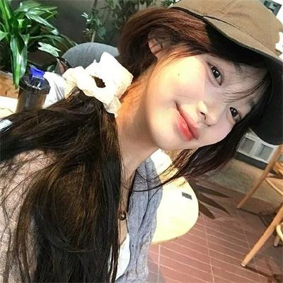 所以......和黑粉结婚了